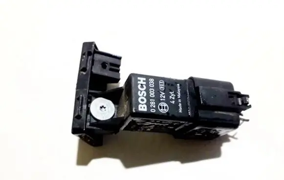 Volkswagen Caddy Glow plug pre-heat relay 038907281d