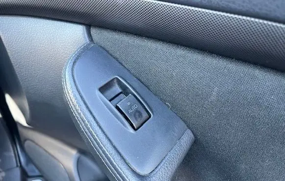 Toyota Avensis Verso Electric window control switch 
