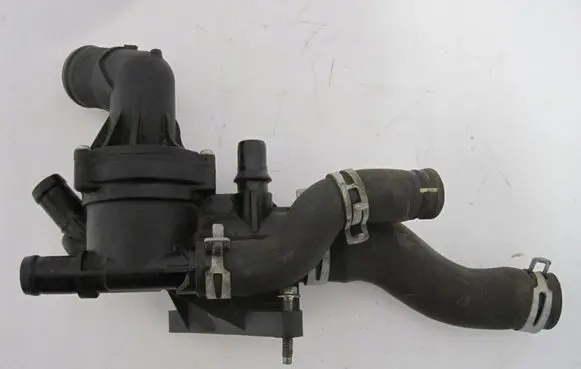 Nissan X-Trail T32 Thermostat housing 110614599R
