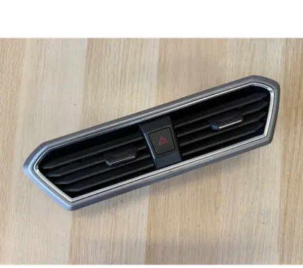 Seat Leon IV Dash center air vent grill 5FA819110A
