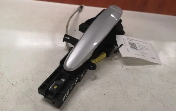 BMW 1 E81 E87 Front door exterior handle E8XL11