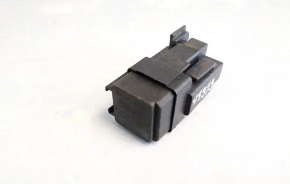 Nissan Almera N16 Other relay 252309f915