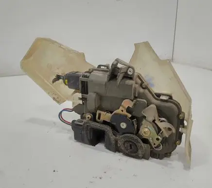 Volkswagen Polo Rear door lock 1J0839350A