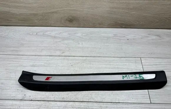 Audi Q7 4L Front sill trim cover 4L0853374A