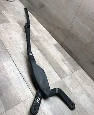 Mercedes-Benz E W211 Front wiper blade arm A2118240049
