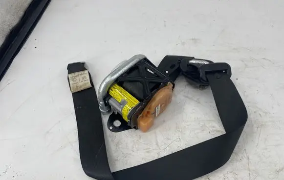 Mitsubishi L200 Front seatbelt C90237 MN173443XA 1451123L