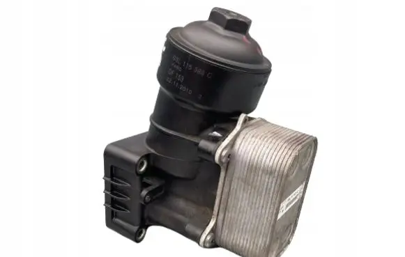 Volkswagen Golf VI Oil filter cover 