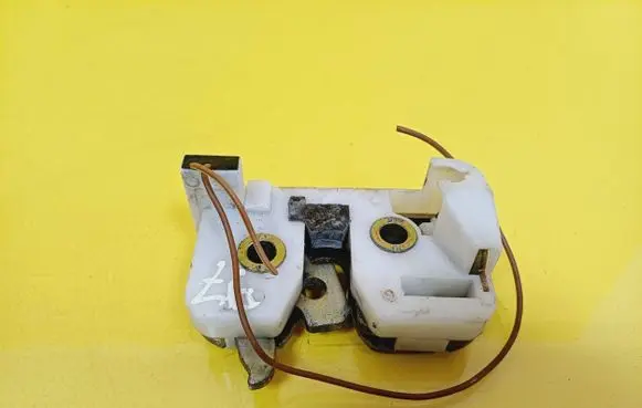 Ford Puma Tailgate/trunk/boot lock/catch/latch