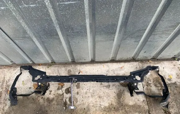 Mercedes-Benz C W204 Top upper radiator support slam panel A2046200272
