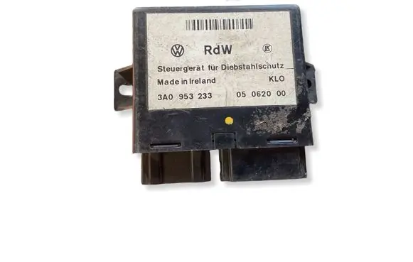 Volkswagen PASSAT B5 Comfort/convenience module 3A0953233