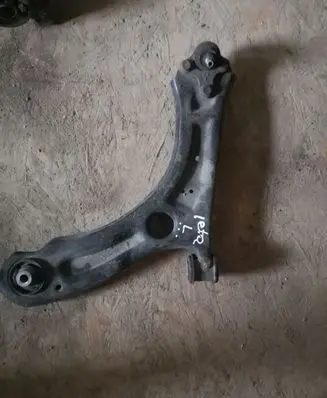 Volkswagen Jetta VI Front lower control arm/wishbone