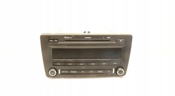 Skoda Octavia Mk2 (1Z) Radio/GPS head unit trim 