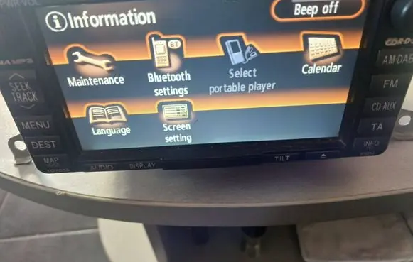 Toyota Avensis T270 Radio/CD/DVD/GPS head unit 8612020A90 8686020040
