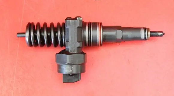 Seat Alhambra (Mk1) Fuel injector 038130073H