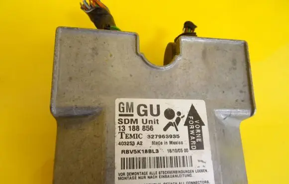 Opel Zafira B Airbag control unit/module 13188856