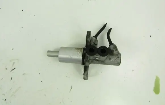 Audi A4 S4 B6 8E 8H Master brake cylinder 