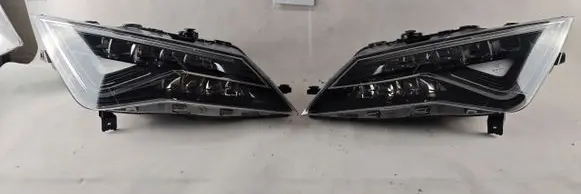 Seat Leon (5F) Headlights/headlamps set 
