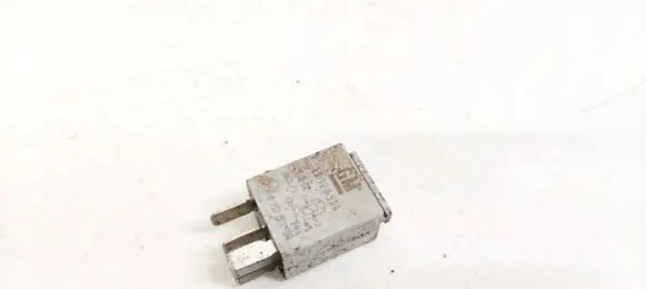 Opel Combo C Other relay 13100504