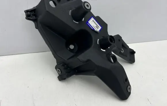 Volvo XC60 Fender mounting bracket 32288929