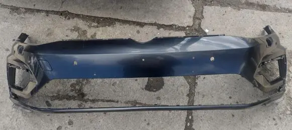 Volkswagen Golf VII Front bumper