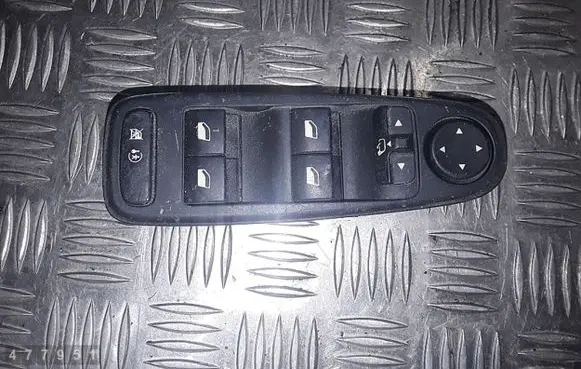 Citroen C4 I Picasso Electric window control switch 96639383ZD
