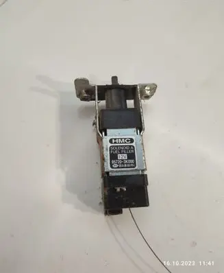 Hyundai Sonata Fuel tank cap lock 957203K000