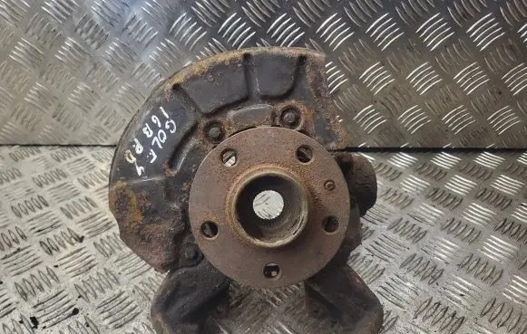 Volkswagen Golf IV Front wheel hub