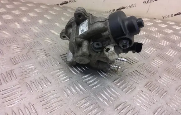 Audi Q3 8U Fuel injection high pressure pump 04L130755D 0445010537