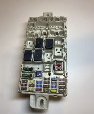 Mitsubishi L200 Fuse module 01625J259468