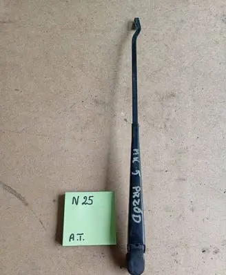 Volkswagen Golf V Front wiper blade arm 12556851