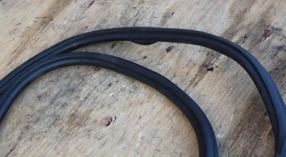Audi A4 S4 B9 Rubber seal rear door 8W5833721B