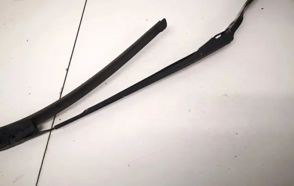 Nissan Murano Z50 Front wiper blade arm