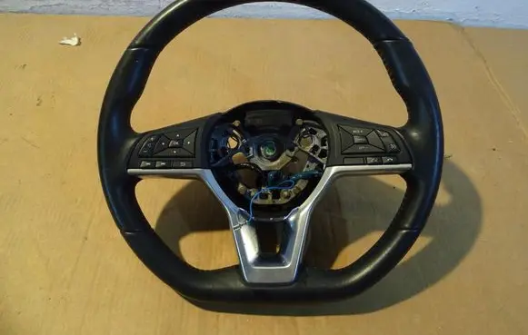 Nissan Qashqai Steering wheel