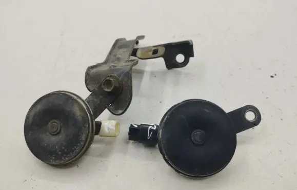 Honda CR-V Horn signal E13000514