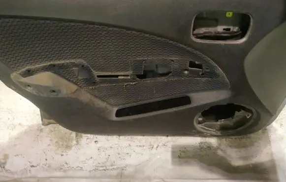 Mitsubishi Outlander Front door card panel trim