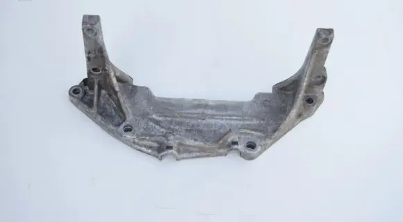 Audi A6 S6 C4 4A Engine mounting bracket 035199307E