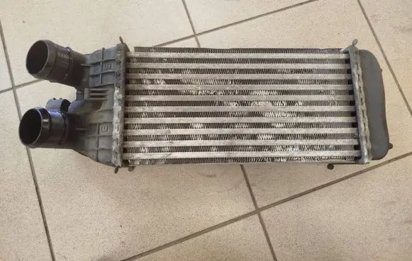 Peugeot 208 I Intercooler radiator 9684311680
