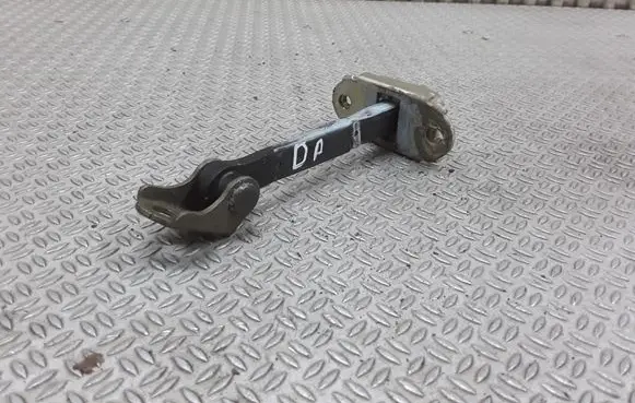 Nissan Primera Front door check strap stopper