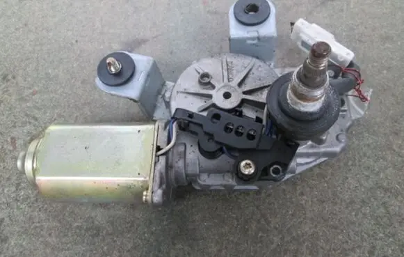 Hyundai Accent Rear window wiper motor