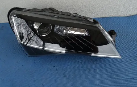 Skoda Superb B8 (3V) Headlight/headlamp 3V1941016B 1ZS01193926