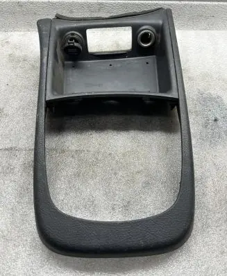 Hyundai Santa Fe Gear shifter surround trim plastic 846512B700