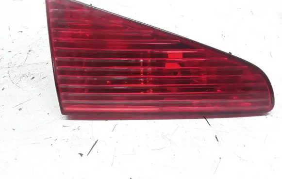 Peugeot 607 Tailgate rear/tail lights