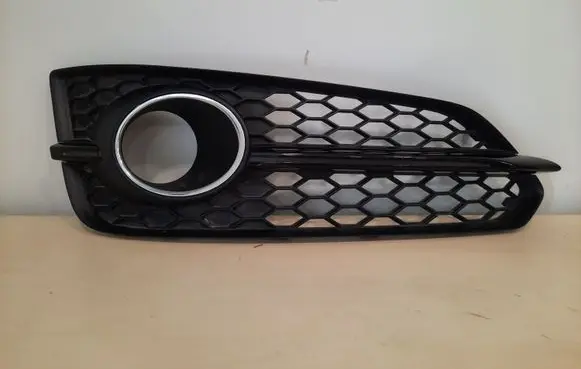 Audi A8 S8 D4 4H Front fog light trim/grill 4H0807680 4H0807680AF