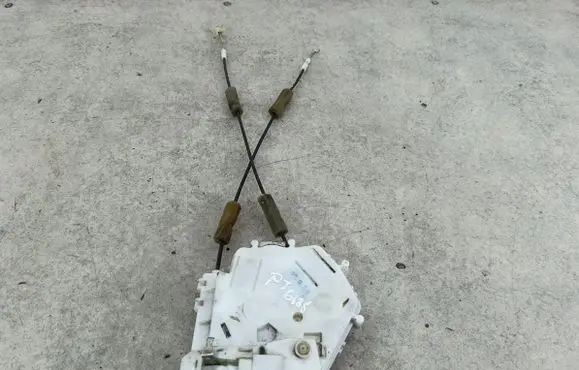Honda FR-V Rear door lock 