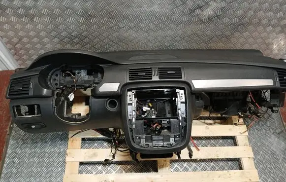 Mercedes-Benz R W251 Dashboard 