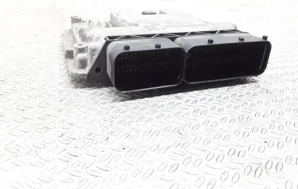 Volkswagen Golf V Engine control unit/module 03G906021KH 0281013226