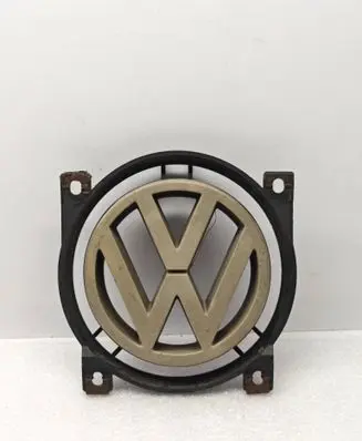 Volkswagen PASSAT B3 Manufacturer badge logo/emblem 357853601E