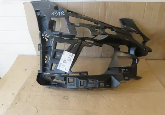 Mercedes-Benz C W205 Front bumper mounting bracket A2058855602