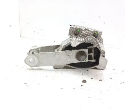 Land Rover Evoque II Engine mount bracket K8D26H051AA