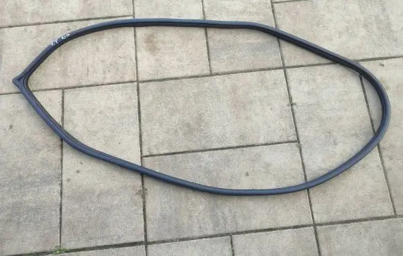 KIA Stonic Rubber seal front door (on door) 
